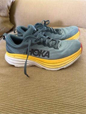 Men's Hoka Bondi 8 - blue - size 9D